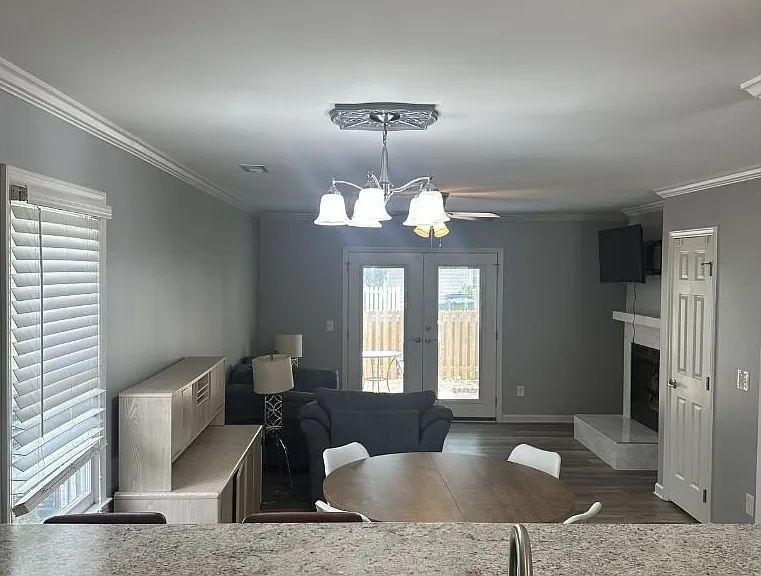 126 Lullwater Dr — Photo 3
