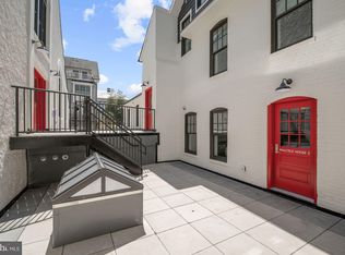 2701 Hume Dr #PENTHOUSE 2, Silver Spring, MD 20910