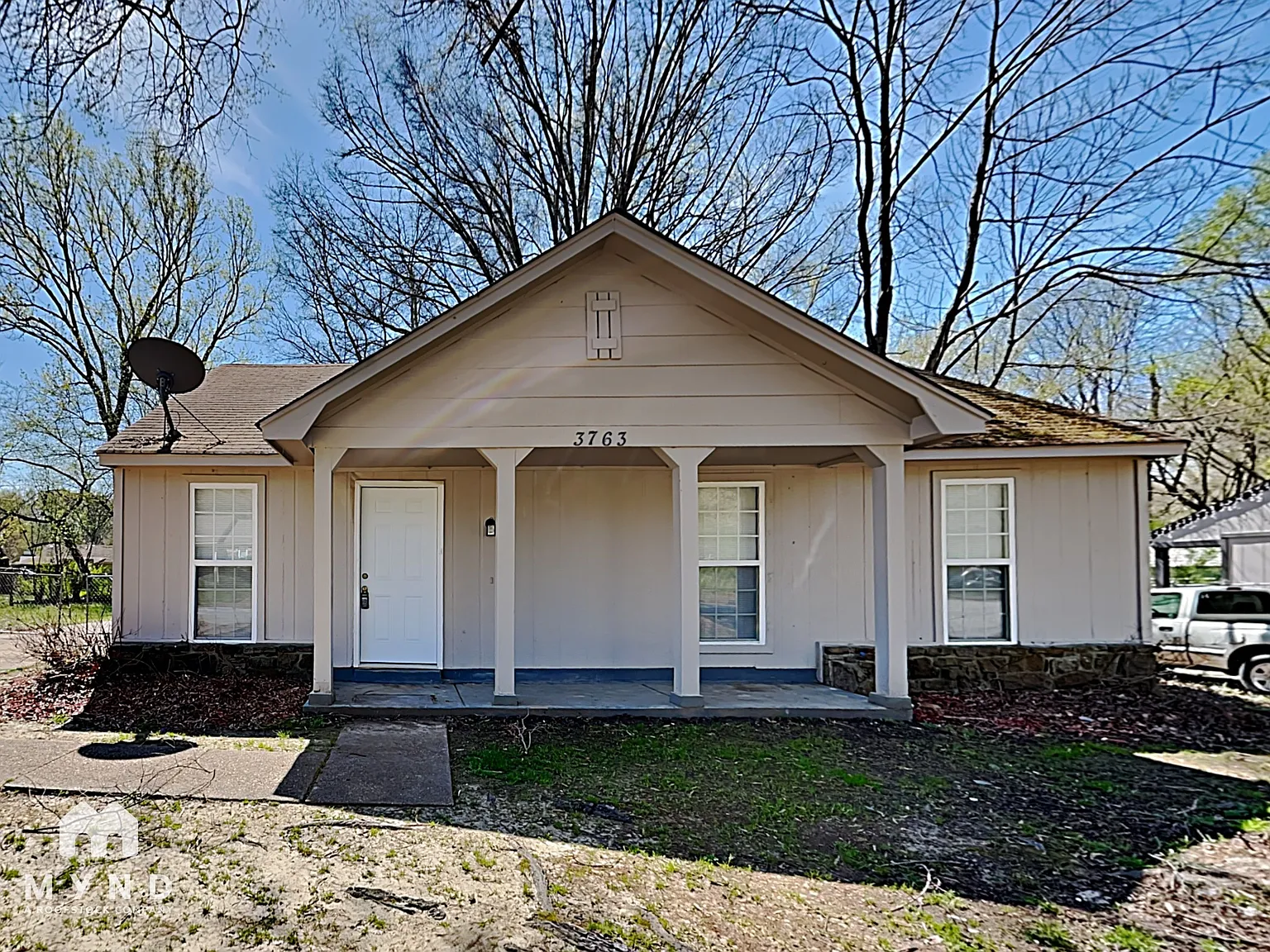 3 bed, 2.0 bath, 999 sqft, $1,315 — Photo 1