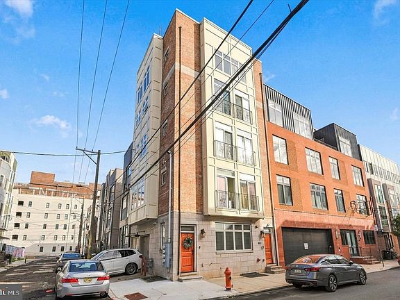 2nd image of 853 N 15th St Unit 1