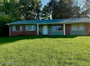 679 Cherrywood Dr, Radcliff, KY 40160