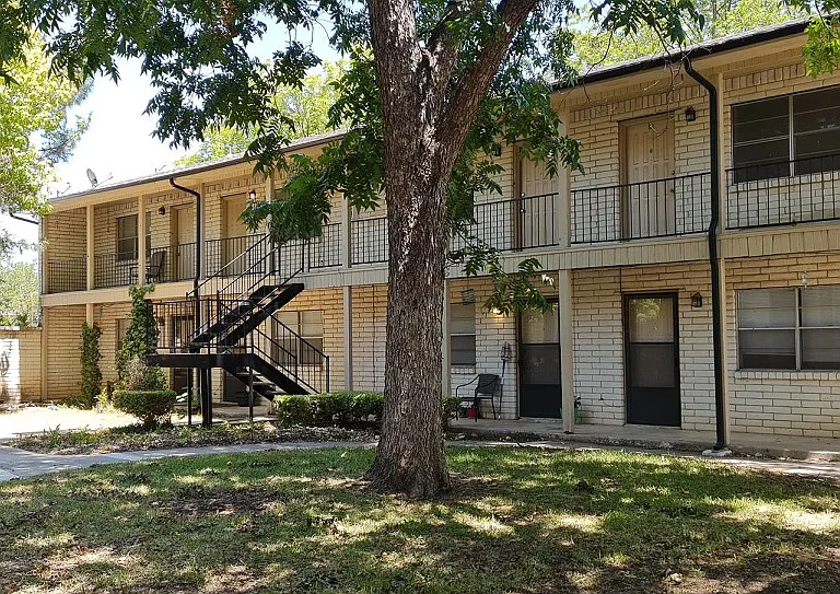 2703 Southside Dr #2703 — Photo 1