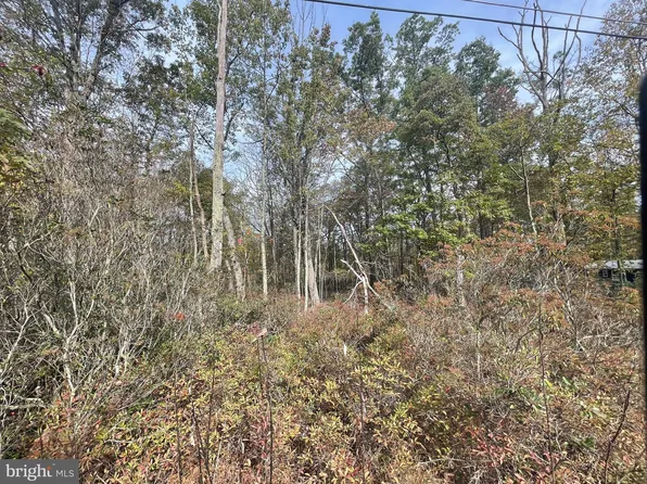 580 Chamonix Ln, Zion Grove, PA 17985
