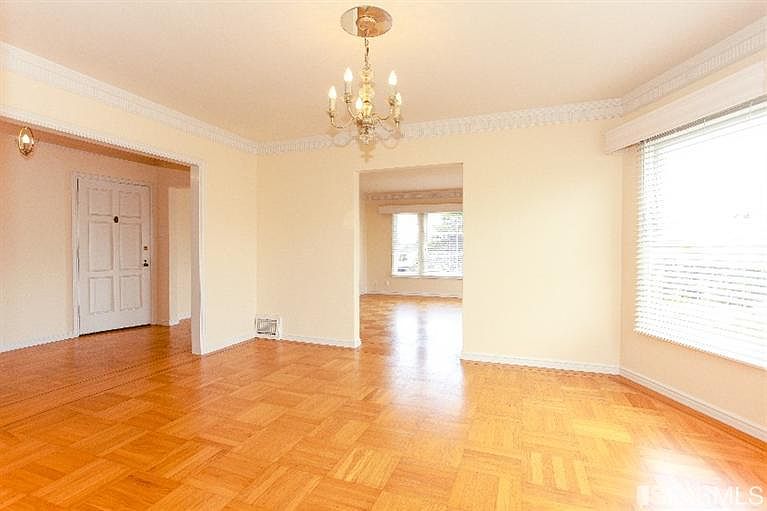 1st image of 4 Rossi Ave