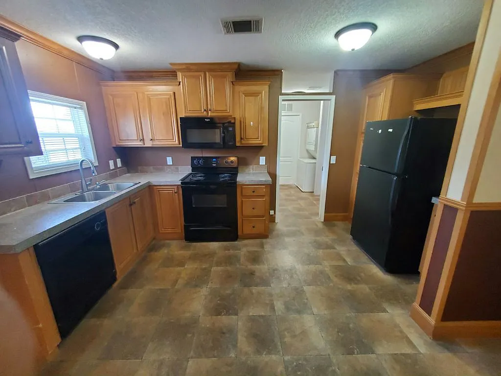 2 bed, 2.0 bath, 896 sqft, $1,699 — Photo 3