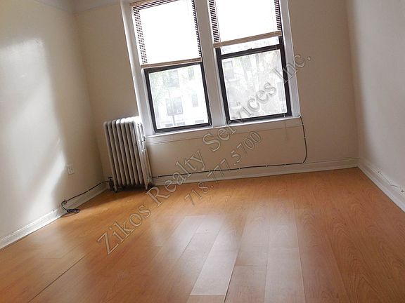 3rd image of 2429 27th St APT 2