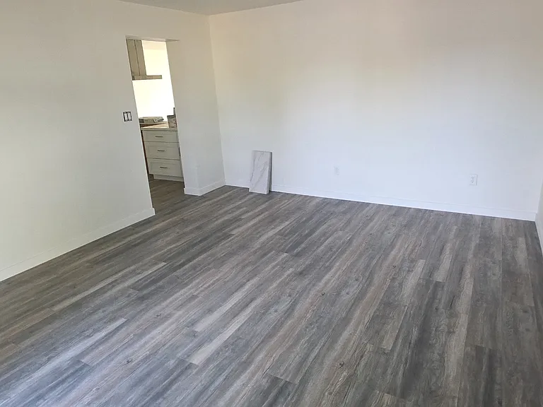 1322 E Broadmor Dr — Photo 6