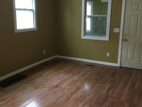5th image of 1100 Kalamazoo Ave SE