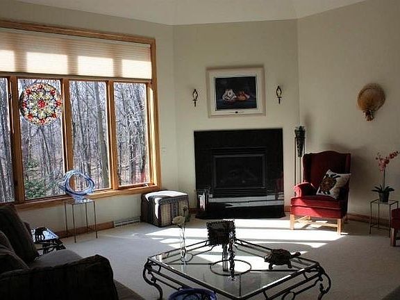 2nd image of 1005 Silverwood Pl