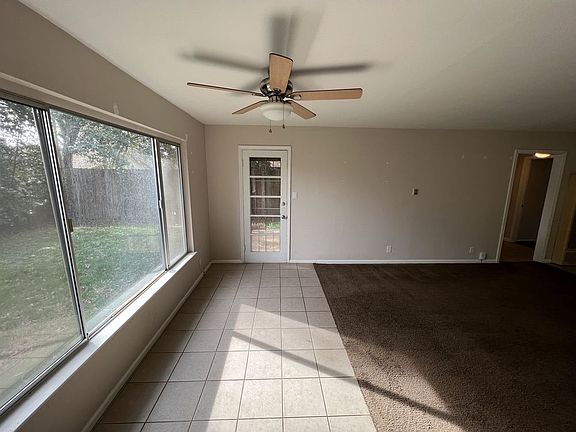 3rd image of 3035 Redwood Ave