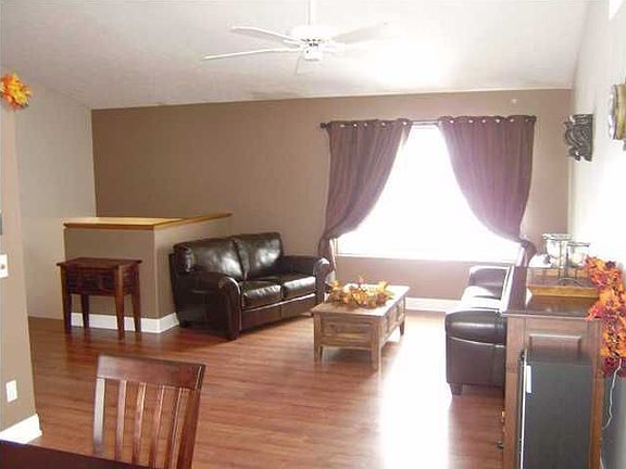 2nd image of 1477 Manorwood Dr SE