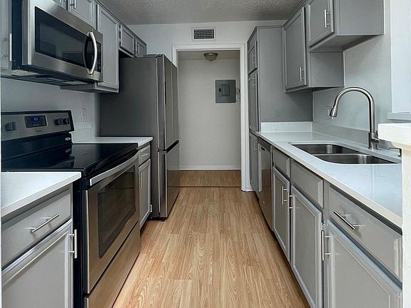 4th image of 8167 Sands Point Dr #122