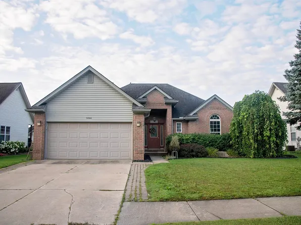 34644 Apple Blossom Ln, Richmond, MI 48062