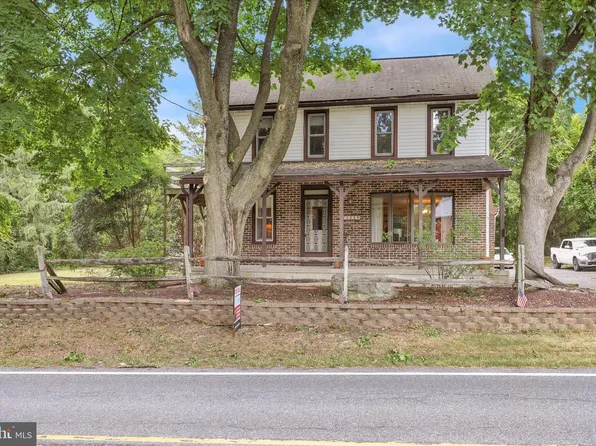 1539 Fairview Dr, Leesport, PA 19533