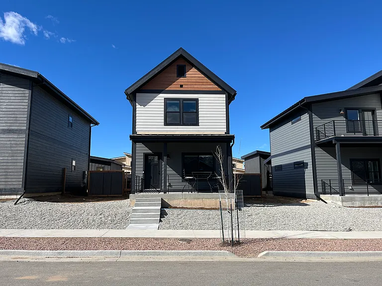 10604 Willow Ave — Photo 1