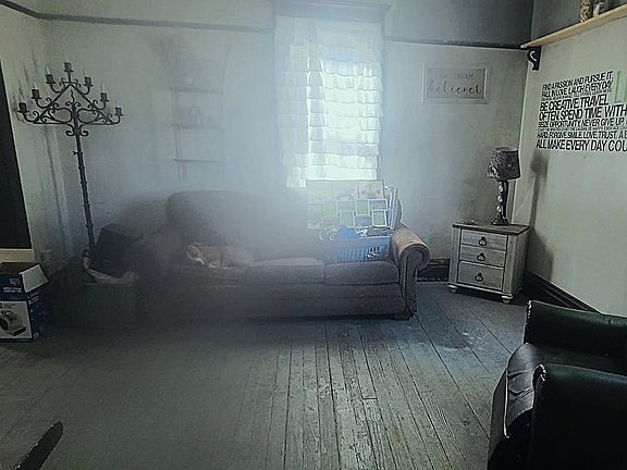 3rd image of 621 15th Ave