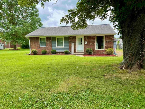 609 E 1st St, Huntingburg, IN 47542