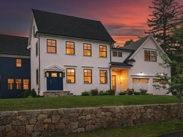 41 Brewster Rd, Hingham, MA 02043