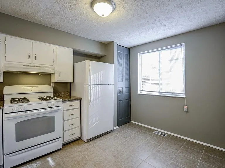2887 Royal Path Ct — Photo 10