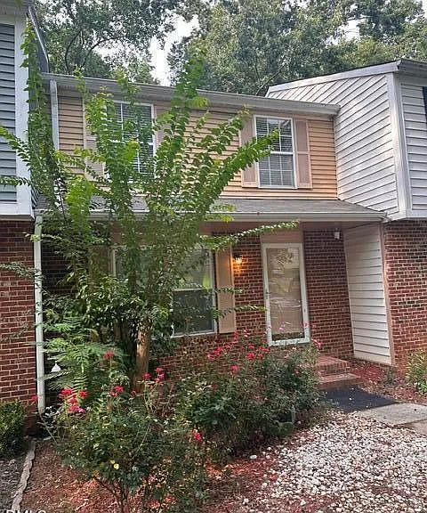7334 Shellburne Dr — Photo 1