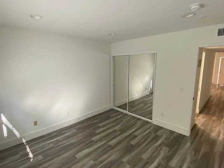 821 S Gramercy Dr — Photo 5