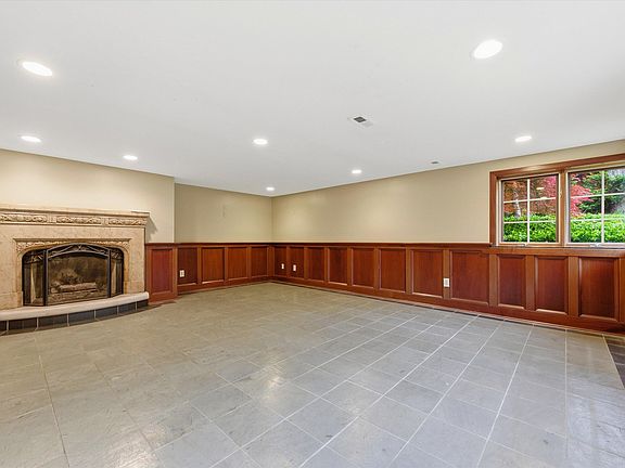 5th image of 1041 Heather Way