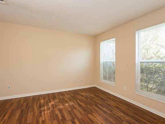 3rd image of 7926 Jonquil Dr
