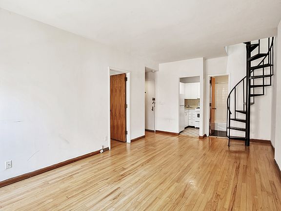 2nd image of 346 Lexington Ave APT 4R