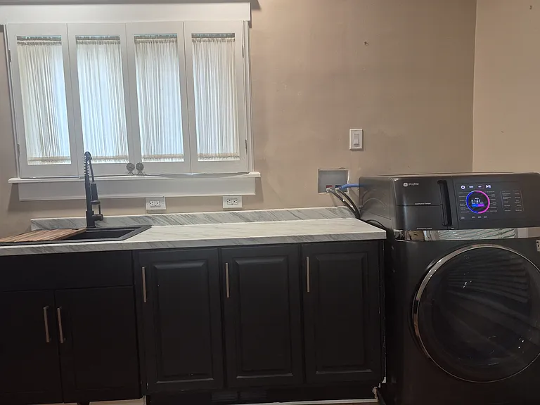 1911 Sils Ave — Photo 3