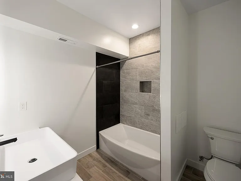 2037 McCulloh St #2 — Photo 15