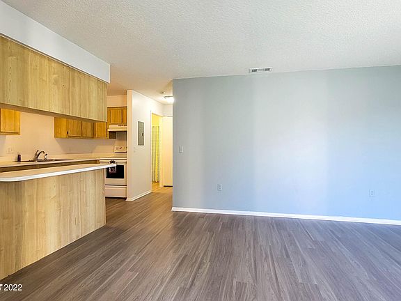 2nd image of 1360 Westover St #103
