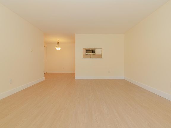 3rd image of 14200 NE 171st St Unit F102