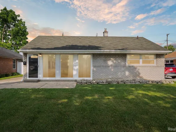 18260 Marsha St, Riverview, MI 48193
