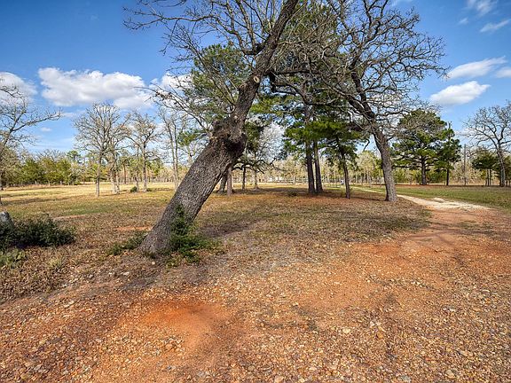 5th image of 552 S Old Potato Rd