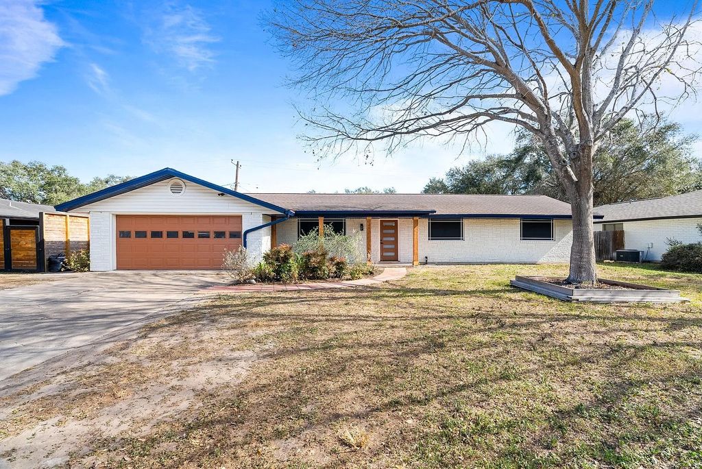 11134 Forest Hill Ln - Property Image
