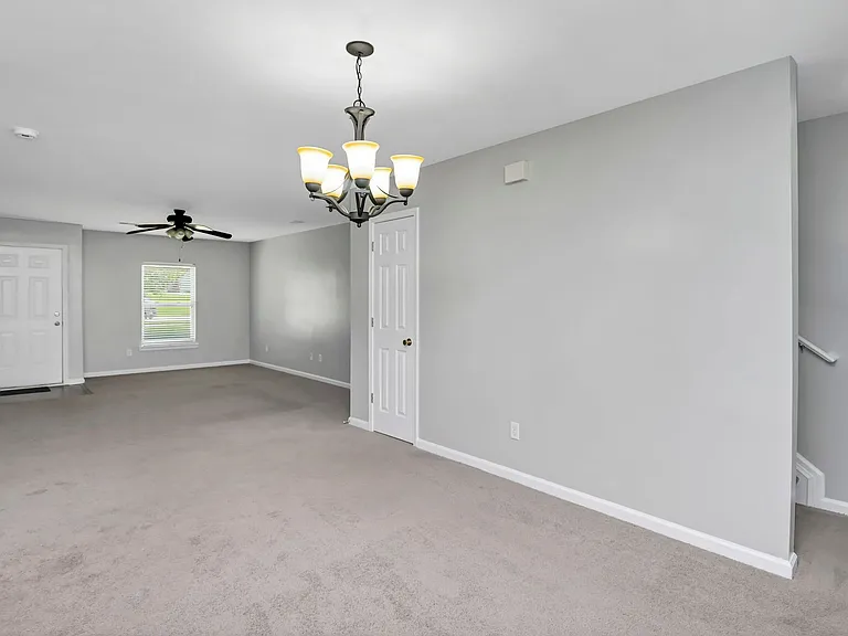 141 Wigmore Ln — Photo 5