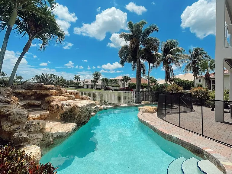 4600 Mariners Cove Dr — Photo 26