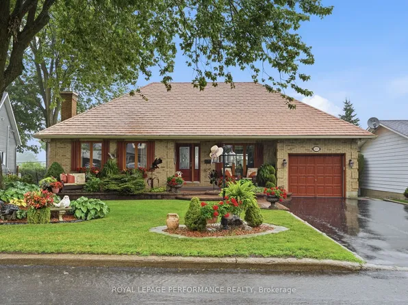 600 Parisien St, Hawkesbury, ON K6A 3B6