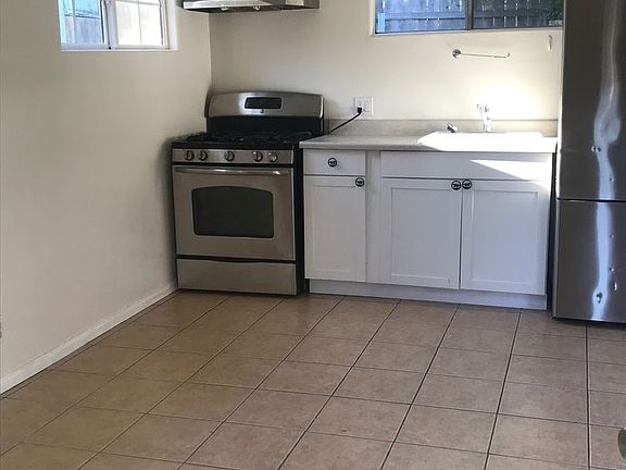 4th image of 11710 N Ventura Ave #B