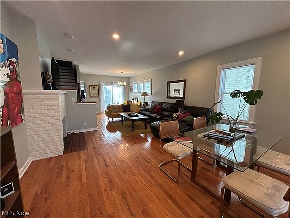 4th image of 1305 W 106th St