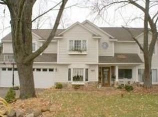 5106 Westcombe Ln, West Bloomfield, MI