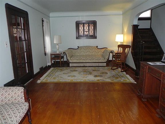 4th image of 2130 Olive Ave