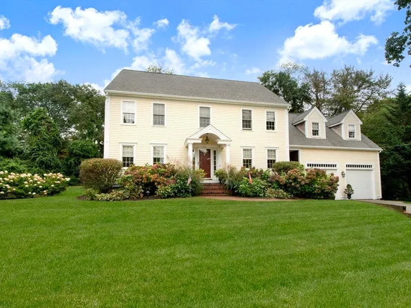 24 Wood Way, Cohasset, MA 02025