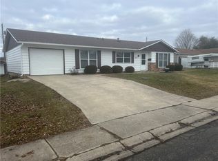 1007 Hillside Dr, Danville, IL 61832