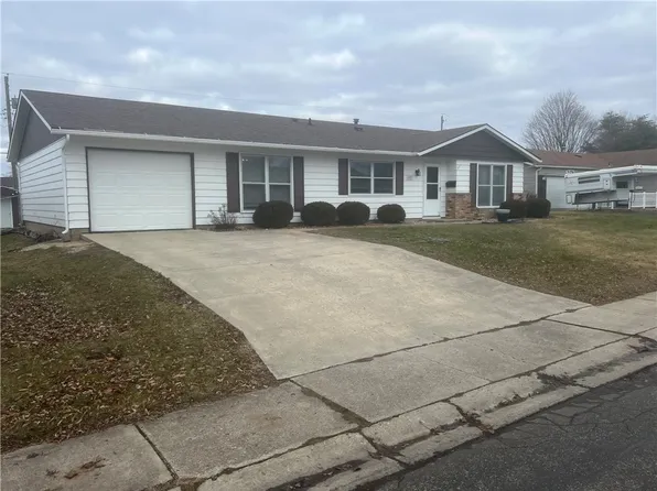 1007 Hillside Dr, Danville, IL 61832