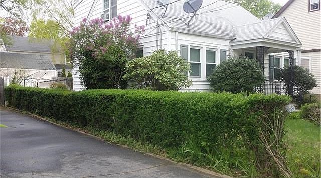 2nd image of 50 Aldine Ave