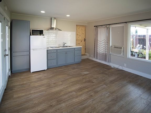 4th image of 6386 Birchwood St #1