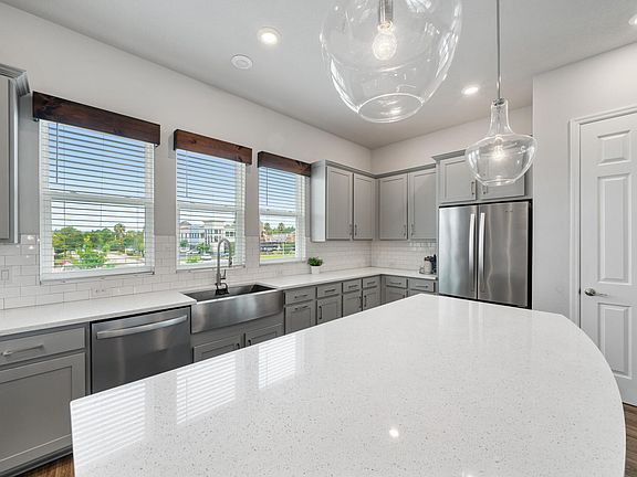 3rd image of 9531 Cavendish Dr