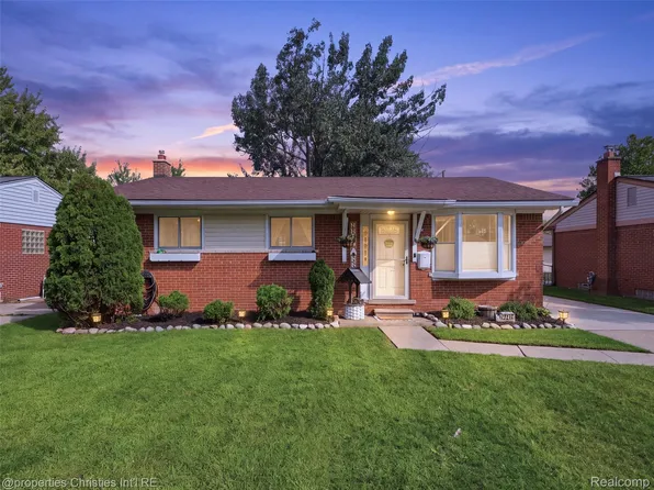 31214 Birchwood St, Westland, MI 48186