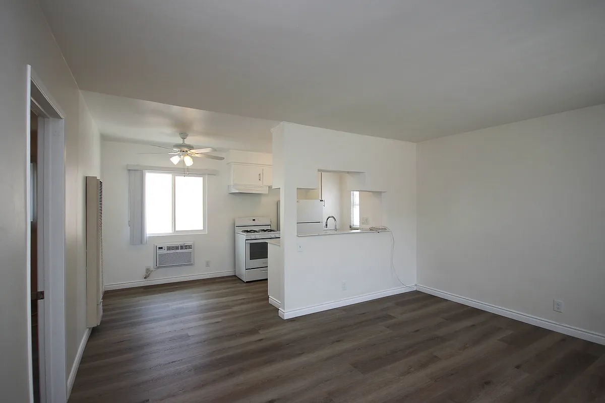 Building Photo - 264 Alpine St #5